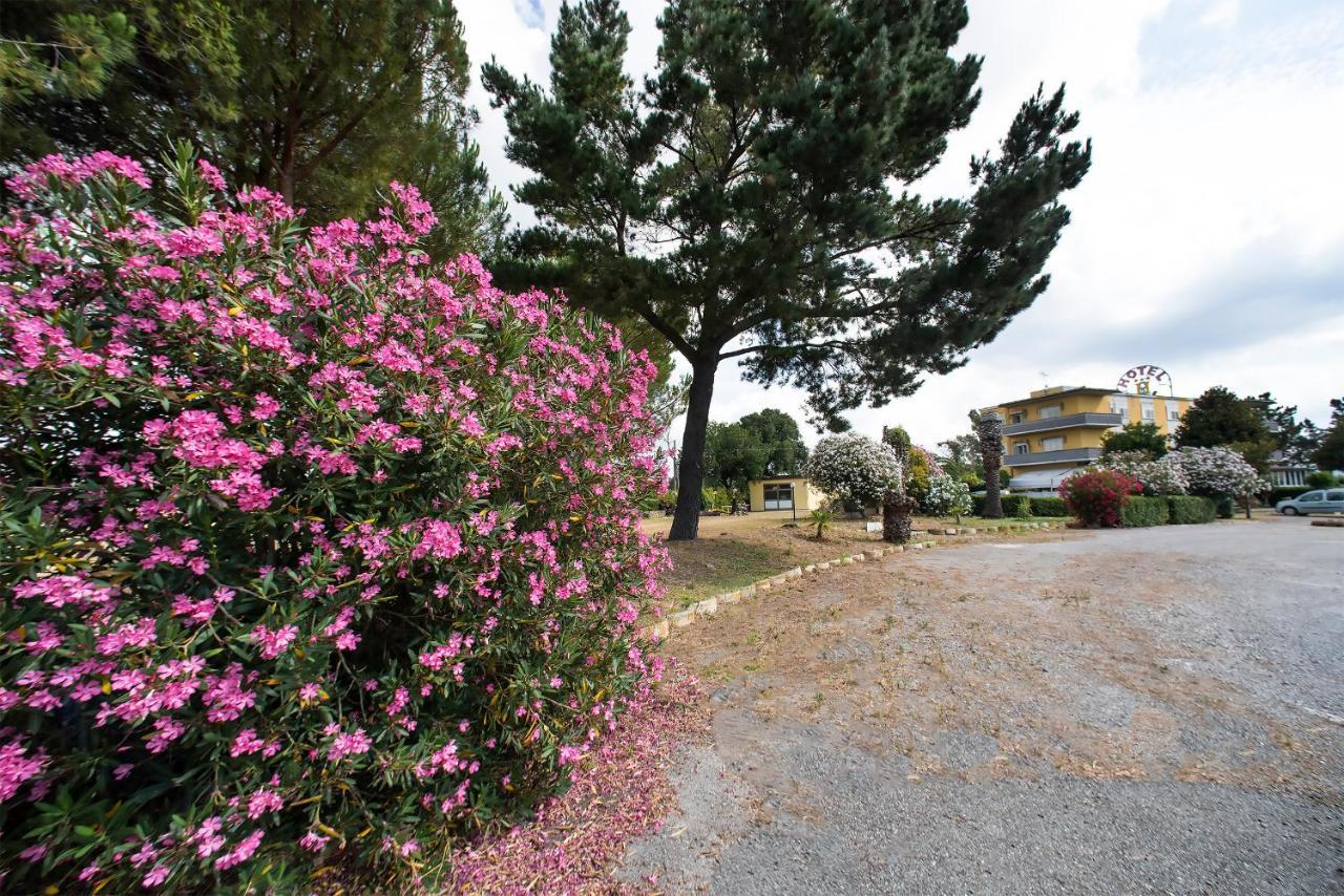 Hotel Sabatino Follonica Buitenkant foto